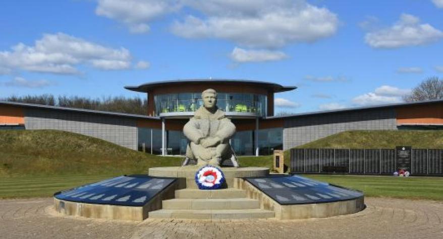  Memorial marks anniversary of Battle of Britain - BBC News